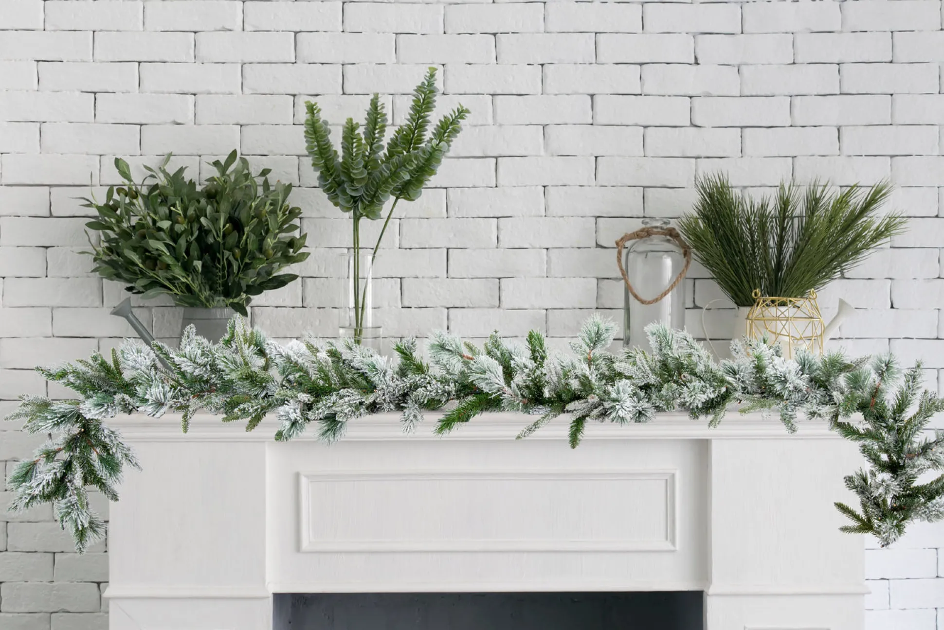 Flocked Emerald Angel Garland (2.7M)
