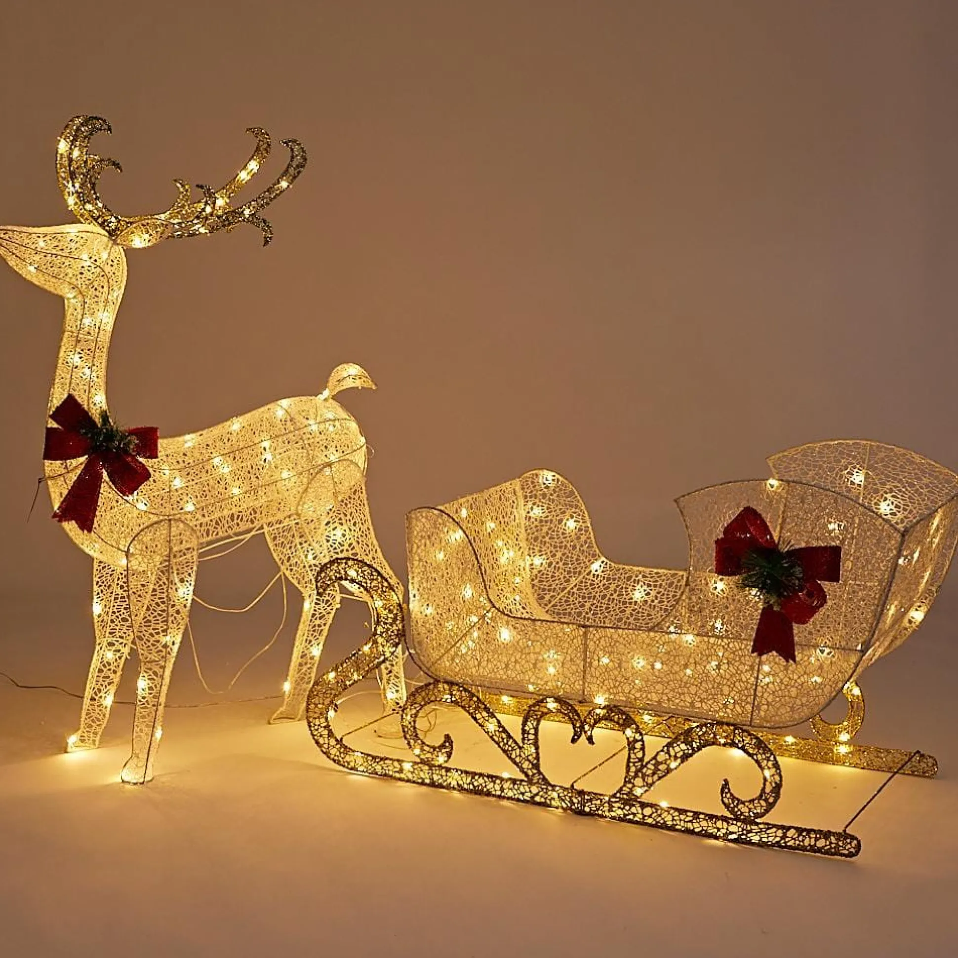 Led Glitter Thread Sleigh With Reindeer