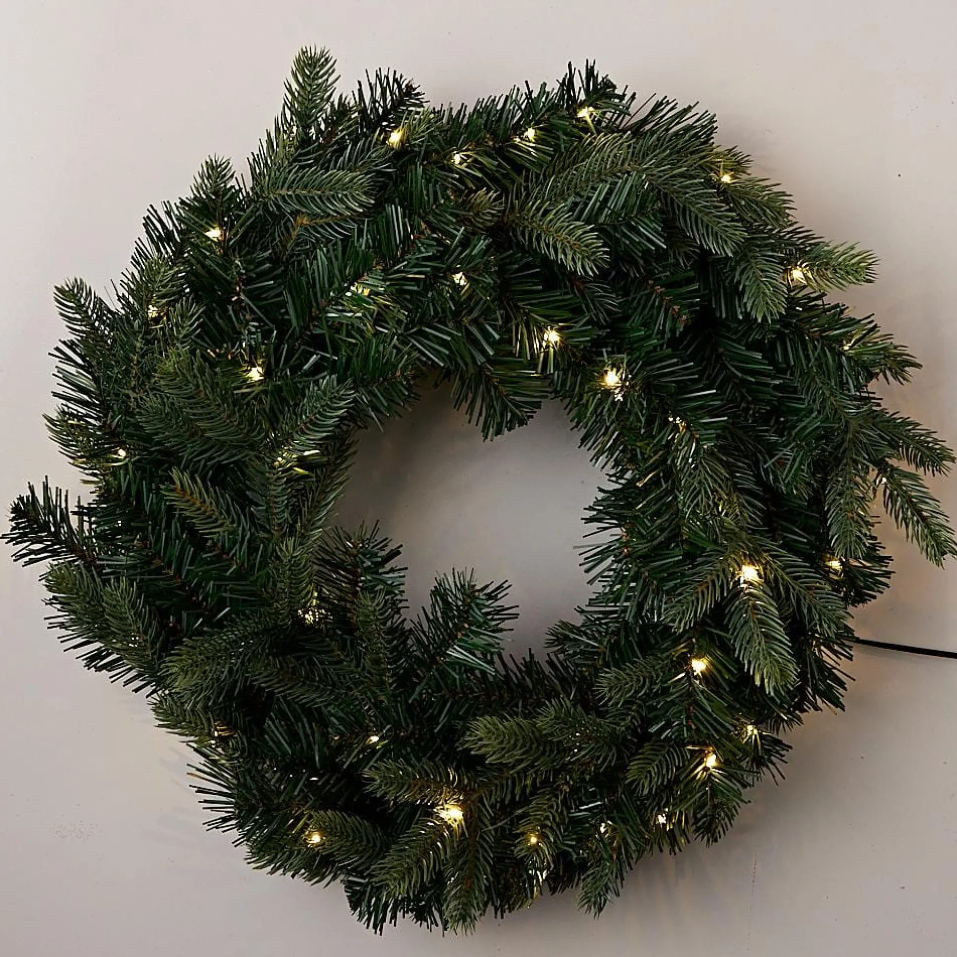 Pre-Lit Warm White Geneva Wreath (50Cm)
