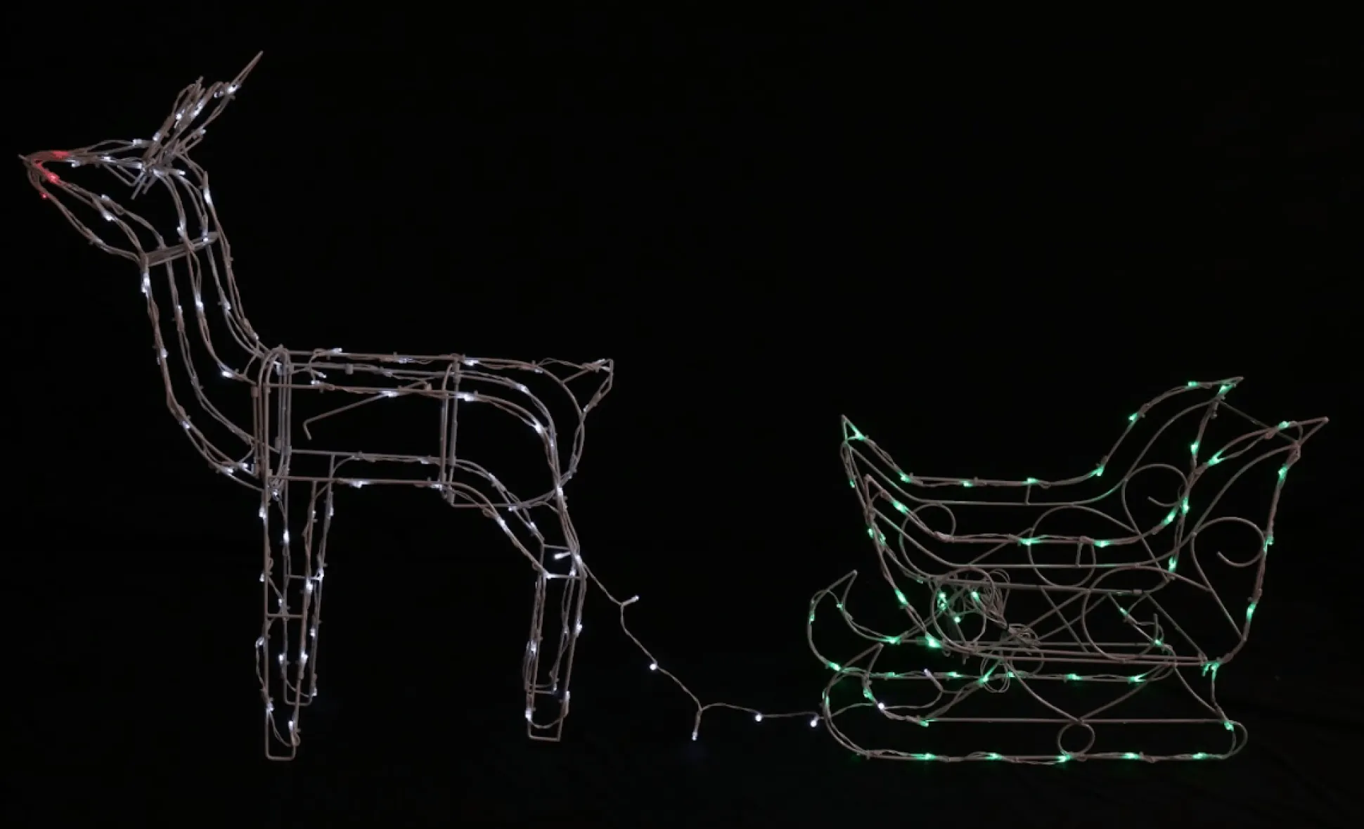 Solar Sleigh With Reindeer (White-Red-Green)